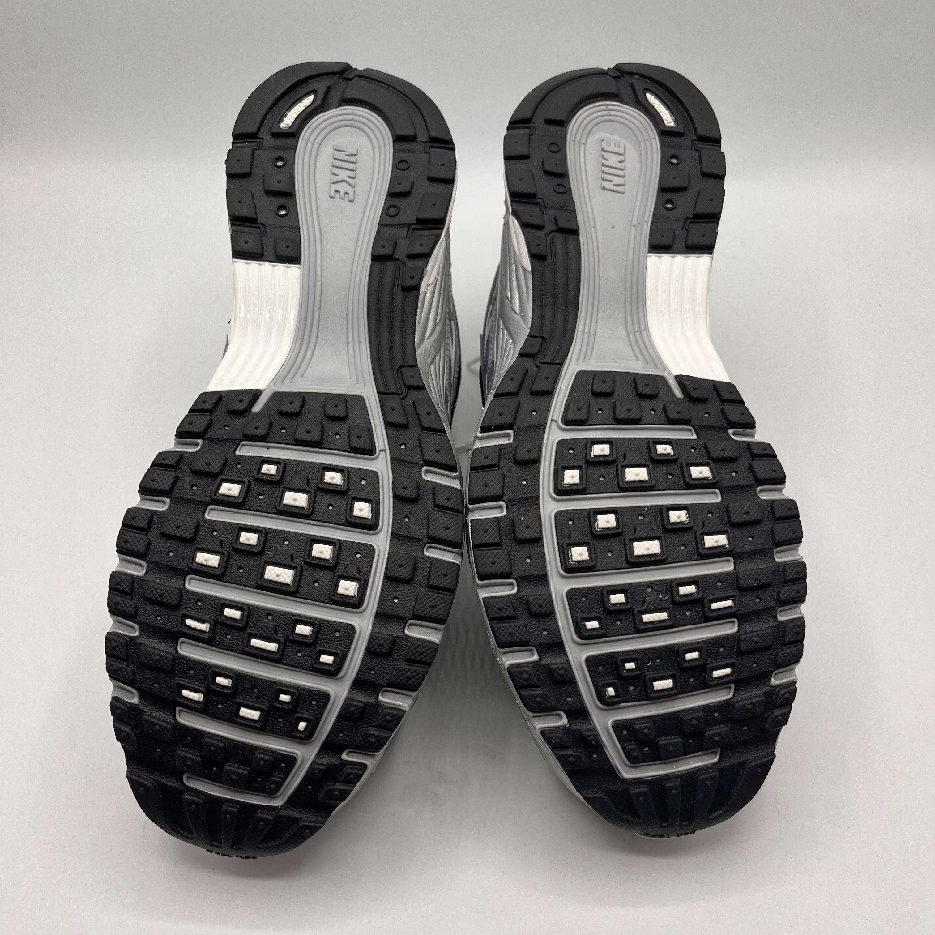 Nike P-6000, Metallic Silver - UK7.5