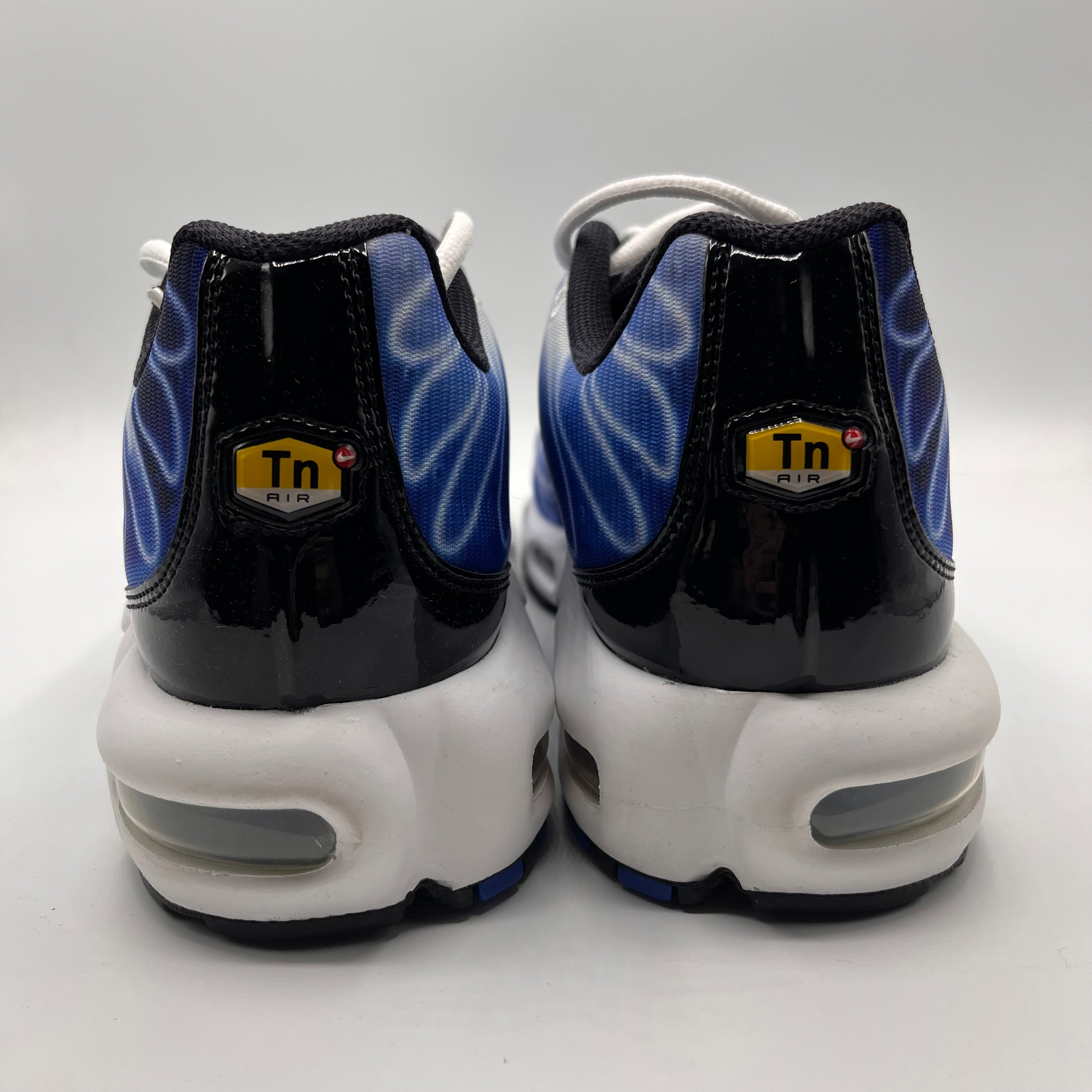 Nike Air Max Plus OG, Light Photography.