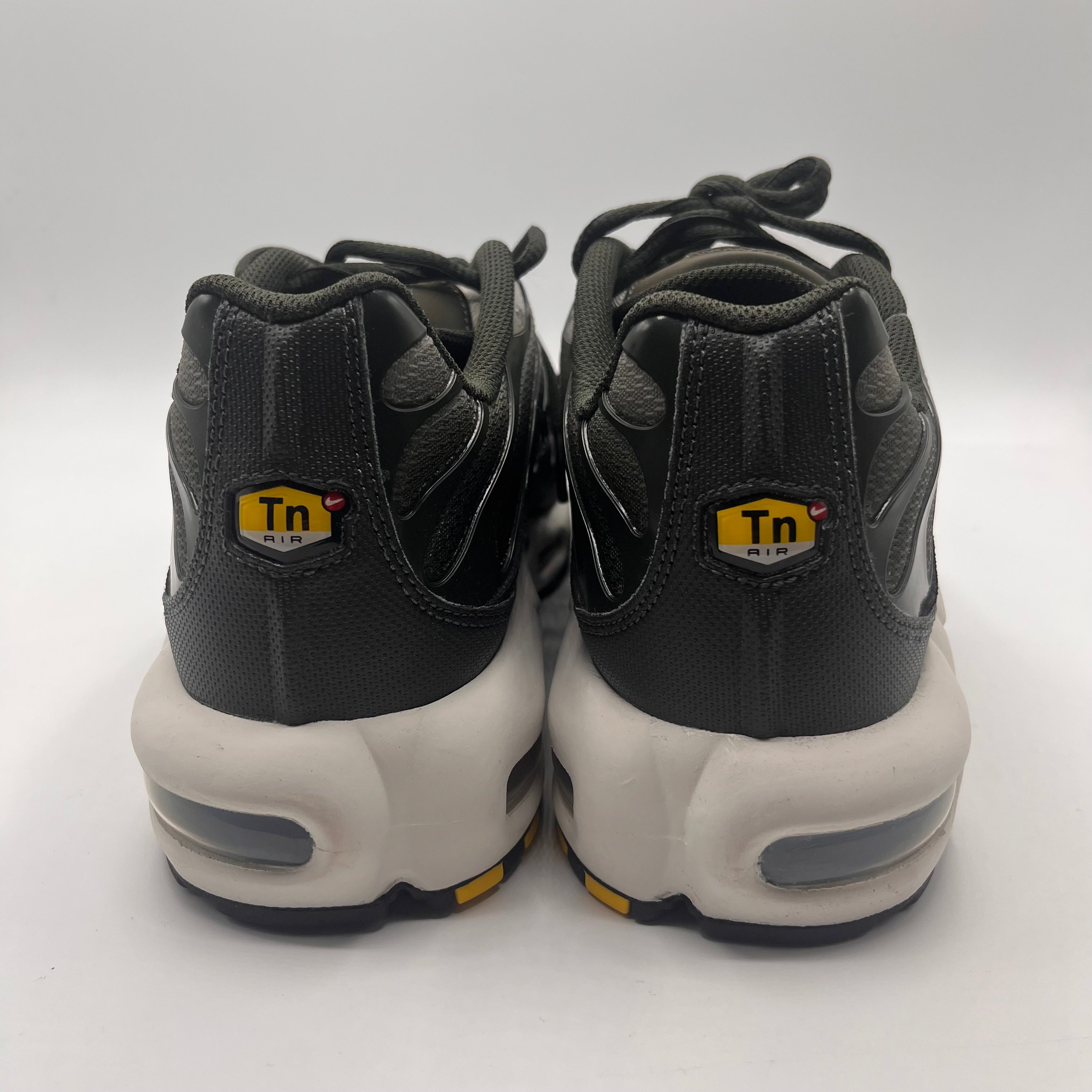 Nike Air Max Plus, Cargo Khaki.