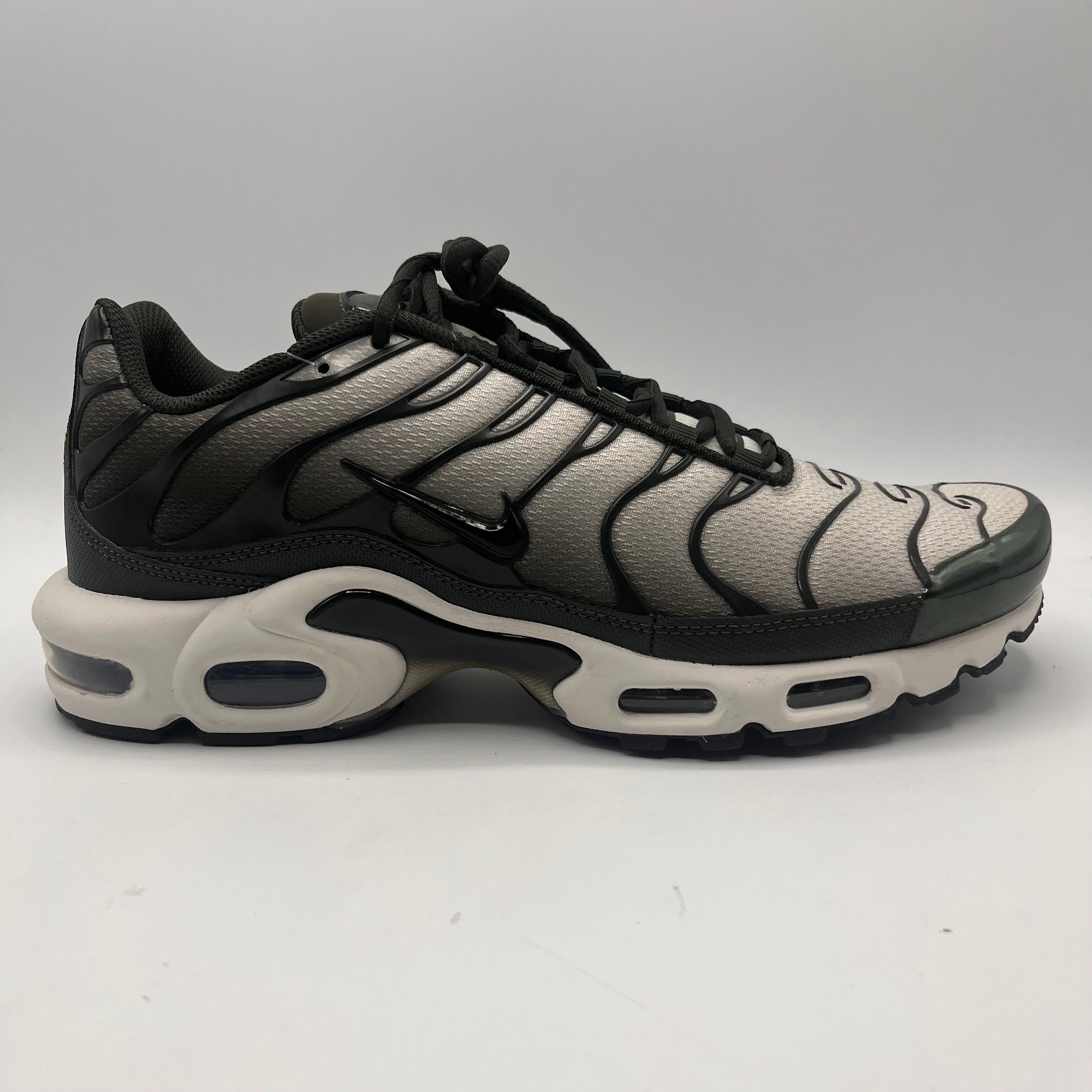 Nike Air Max Plus, Cargo Khaki.
