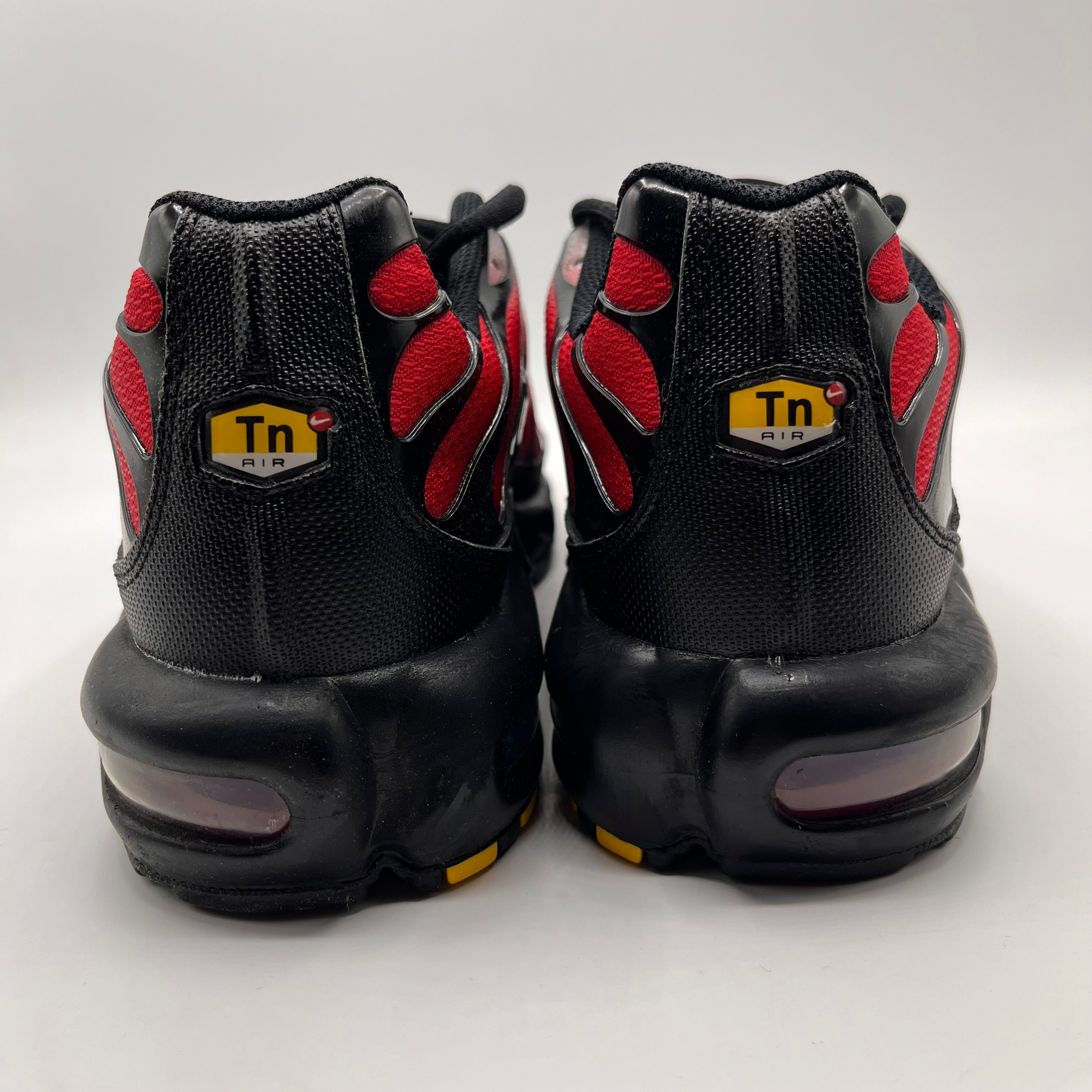 Nike Air Max Plus, Pure Platinum Red.