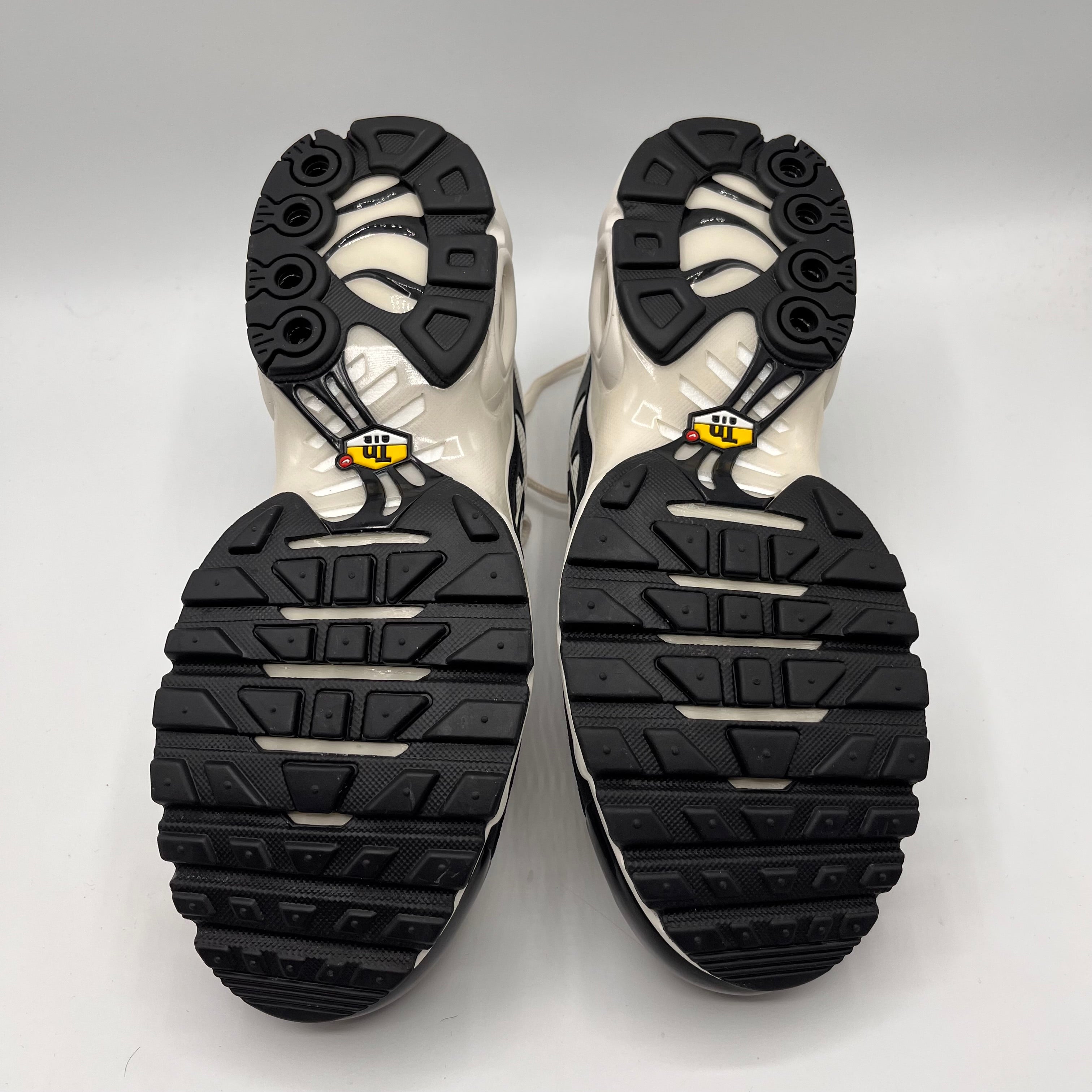 Nike Air Max Plus ESS+, Pandas.