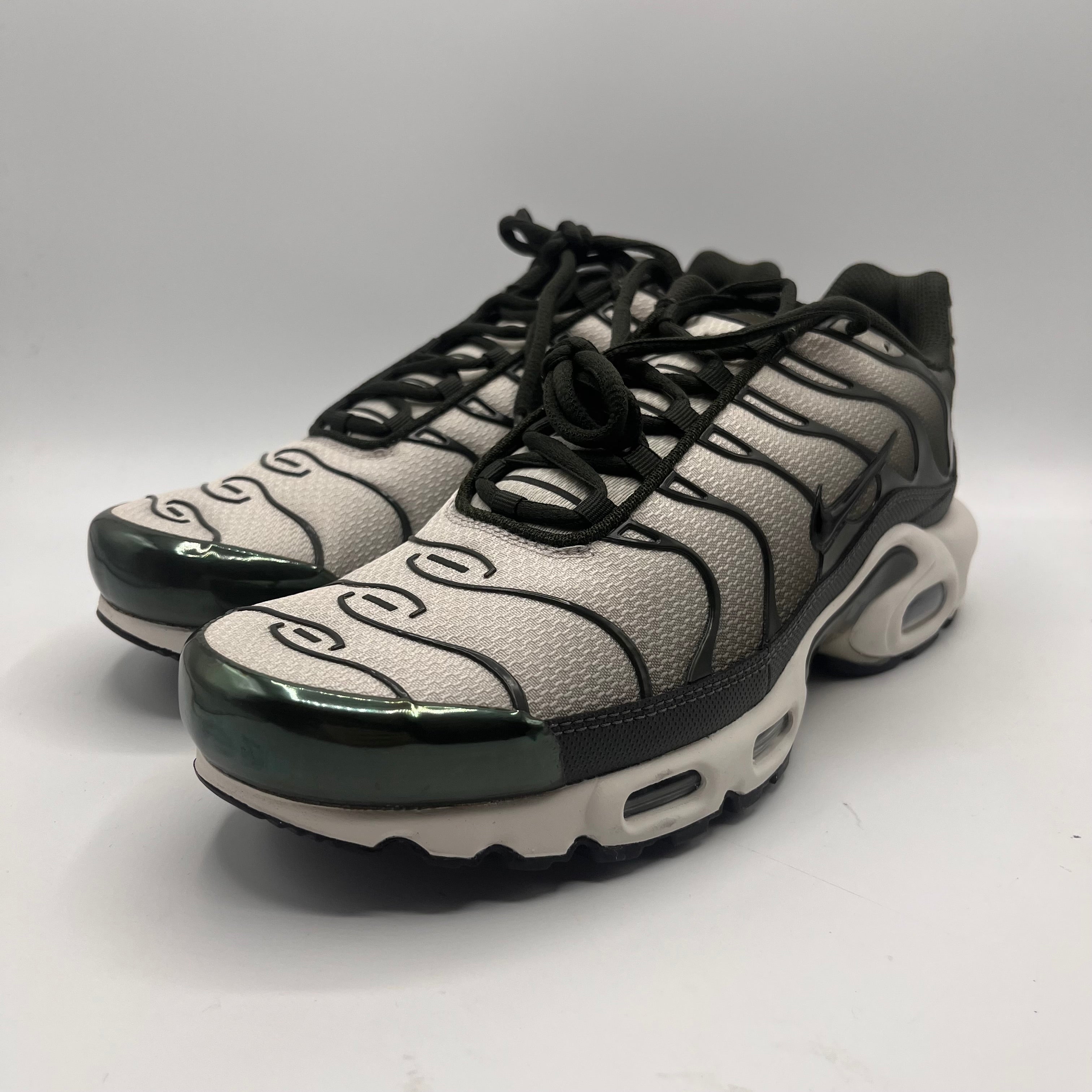 Nike Air Max Plus, Cargo Khaki.