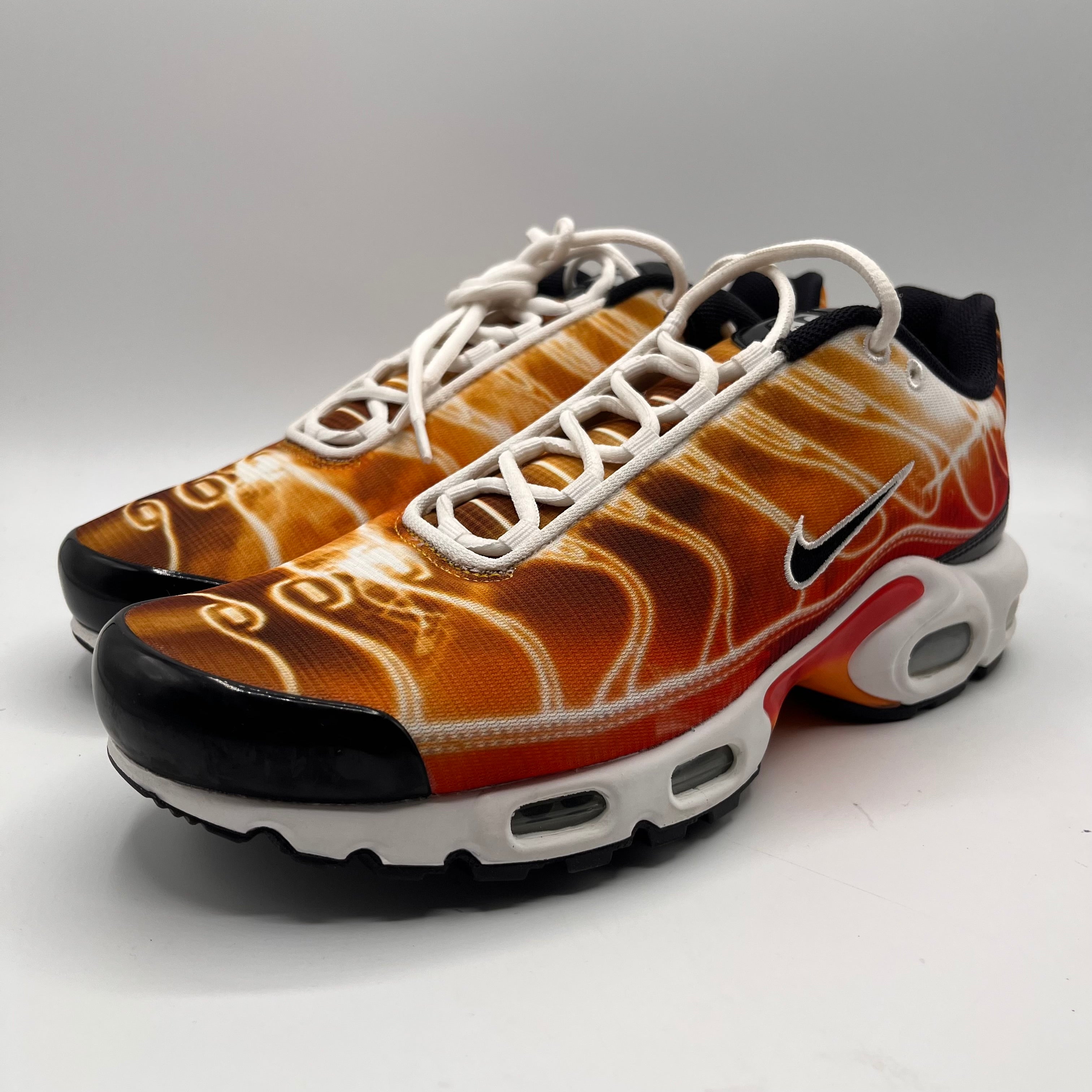 Nike Air Max Plus OG, Light Photography.