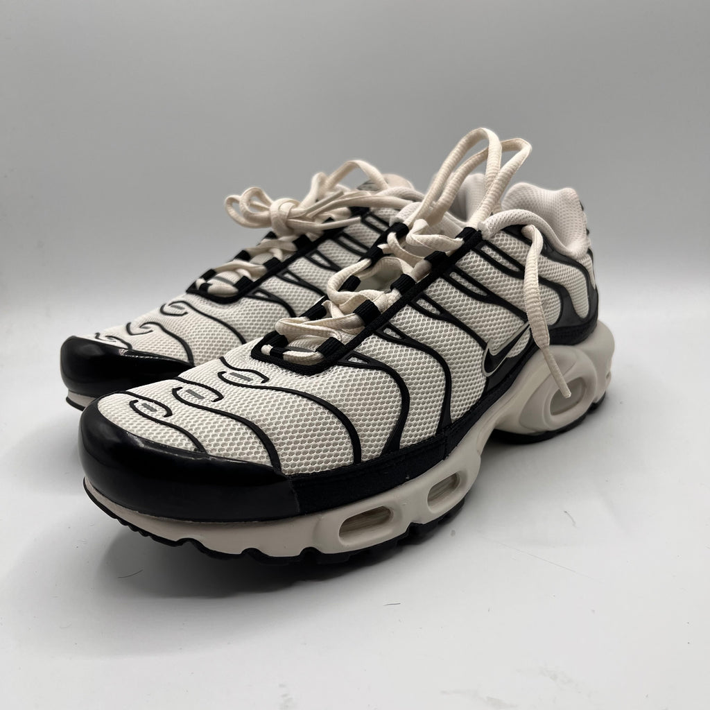 Nike Air Max Plus ESS+, Pandas.