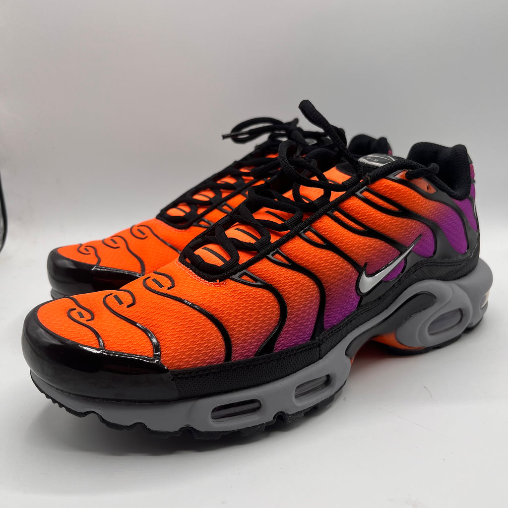 Nike Air Max Plus, Photon Dust Orange.