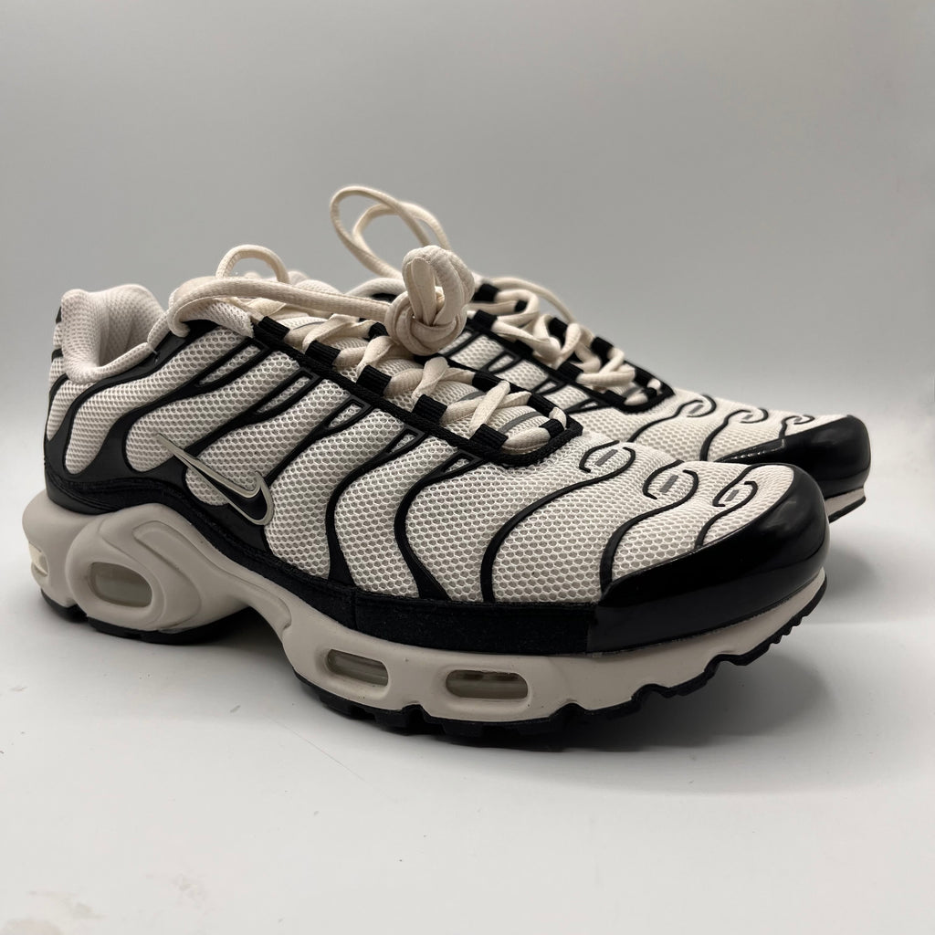 Nike Air Max Plus ESS+, Pandas.