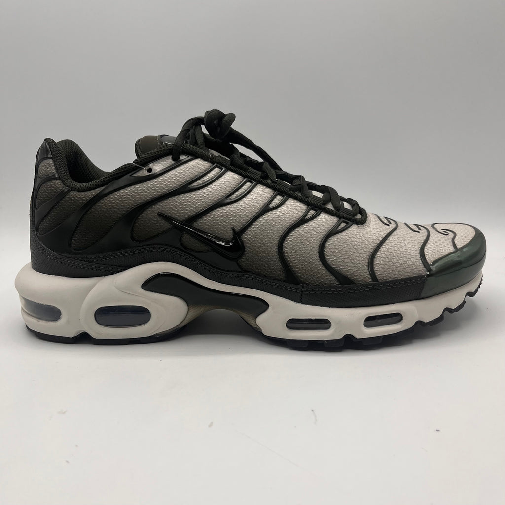 Nike Air Max Plus, Cargo Khaki.