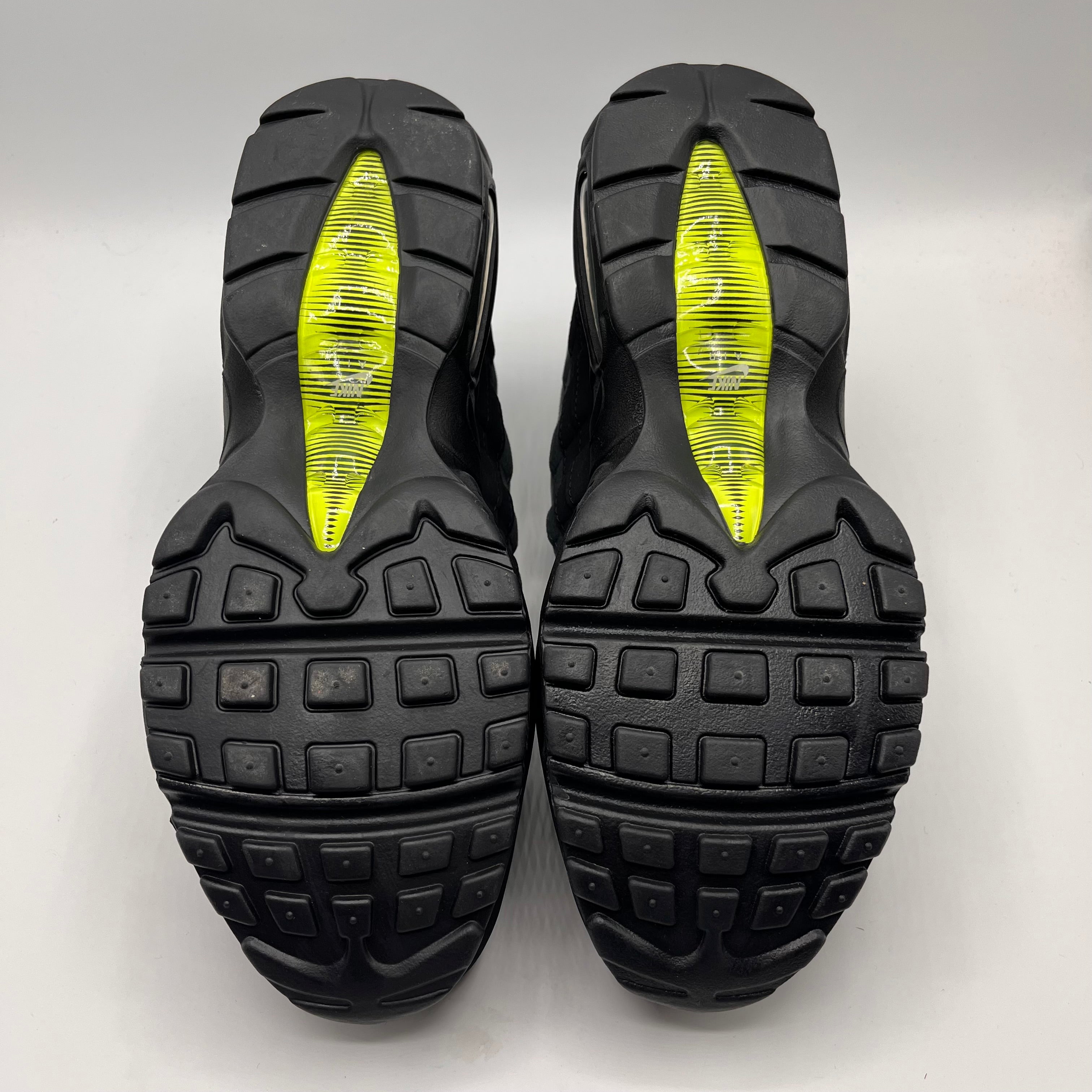 Nike Air Max 95s, Smoke Grey Volt.